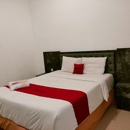 Reddoorz At Sukomanunggal Surabaya Luaran gambar